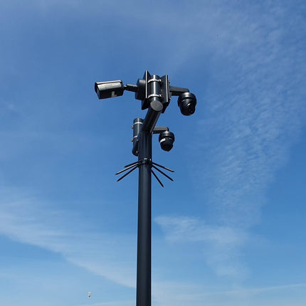 AlarmsystemExpert.co.uk Feststehender Kameramast 4 Meter verjüngt mit Inspektionsluke