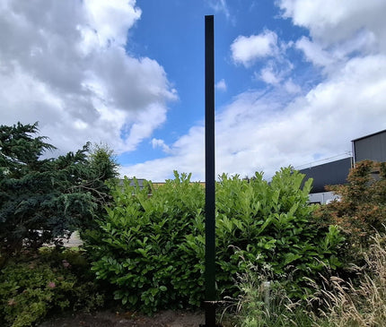 AlarmsysteemExpert.nl Vierkante cameramast met kantelanker 4 meter Zwart