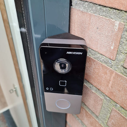 Hikvision DS-KABV6113-A, Schuin Opbouwframe t.b.v. DS-KV6103/6113