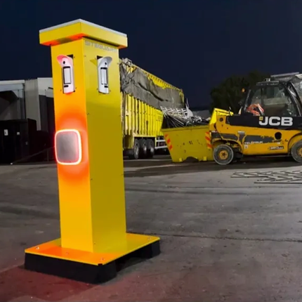 TerreinVeilig Bewakingszuil wit incl. Ajax systeem | Zonnepaneel | Oplader | Accu